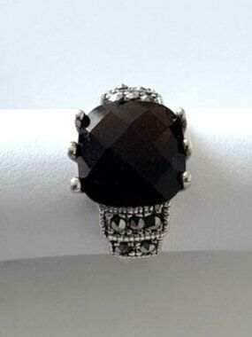 Sterling Silver Cocktail Ring with a Black Stone - Size 7
